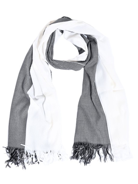 Дамски шал в черно и бяло
