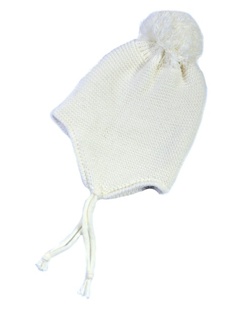 Бяла детска шапка за зимата