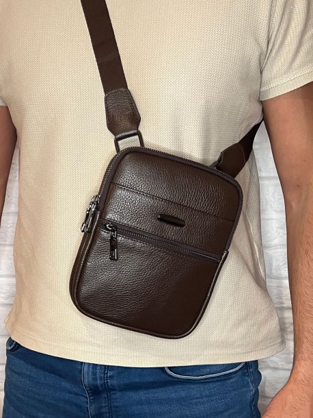 Мъжка кожена чанта - тъмно кафява