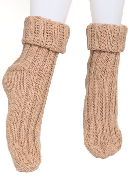 Дебели вълнени чорапи в бежово