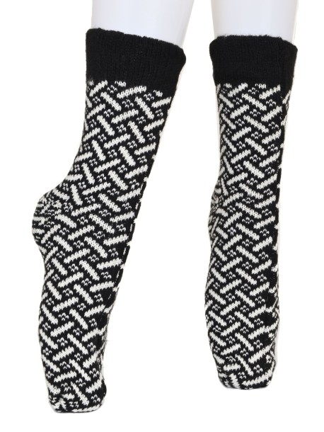 Топли домашни вълнени чорапи