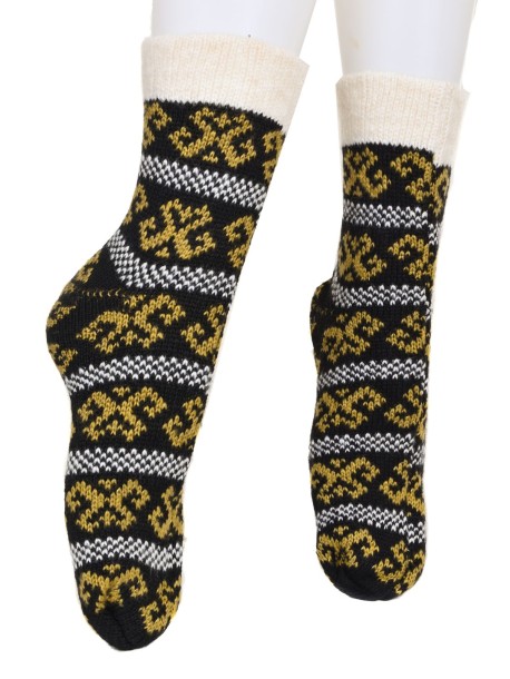 Дебели плетени домашни чорапи