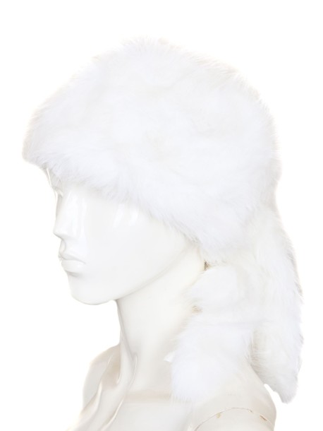 Зимна пухкава шапка в бял цвят
