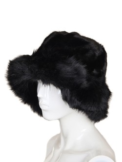 Стилна дамска зимна шапка в черен цвят