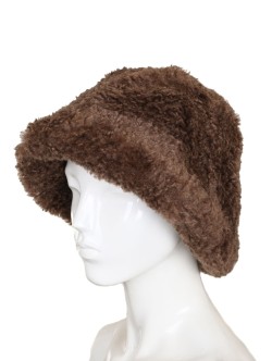 Мека дамска шапка