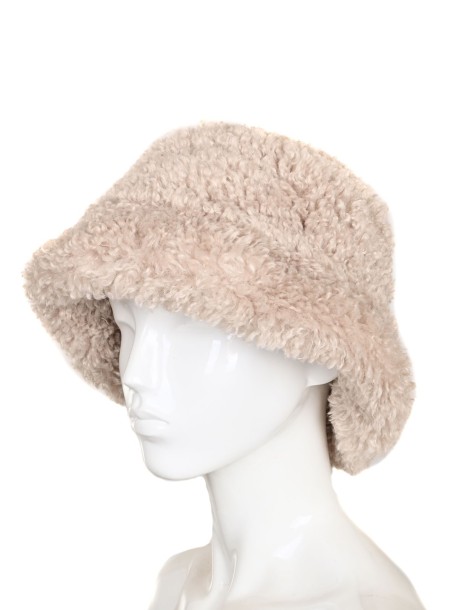Мека дамска шапка в бежово