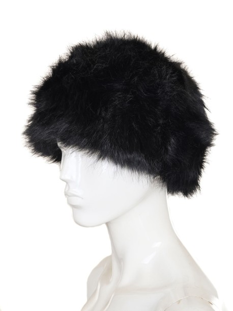 Класическа зимна шапка за жени - черна