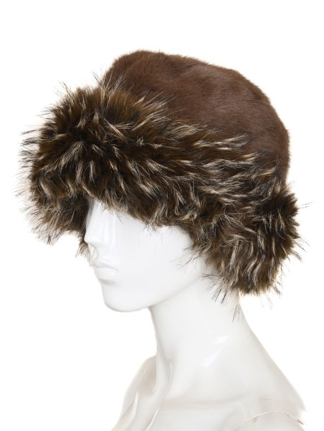 Зимна шапка с периферия в кафяв цвят