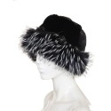 Зимна шапка с периферия в черен цвят