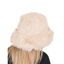 Стилна дамска зимна шапка в бежов цвят
