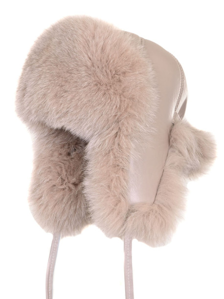 Топла зимна шапка от естествена кожа в бежов цвят