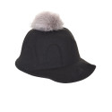 Детска зимна шапка с козирка - Черна