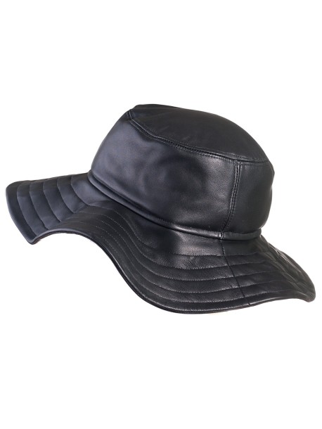 Дамска капела от естествена кожа