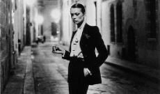 Какво намери в неговия гардероб?