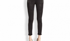 Тенденцията на есента: черна изкуствена кожа