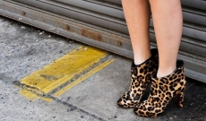 Връзката между жените и техните обувки