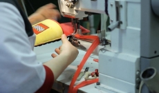 Лего ще защитят краката на родителите