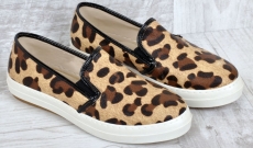 Неугасваща любов на жените към обувките.