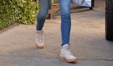 Звездите носещи кецове тази зима