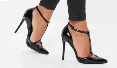 Високите токчета привличат мъжкото внимание