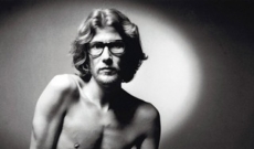 Изложбата на Ив Сейнт Лорен във Великобритания